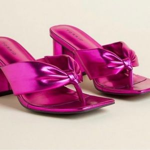 COPY - Torrid fuchsia pink thong heeled sandal 9.5 WW